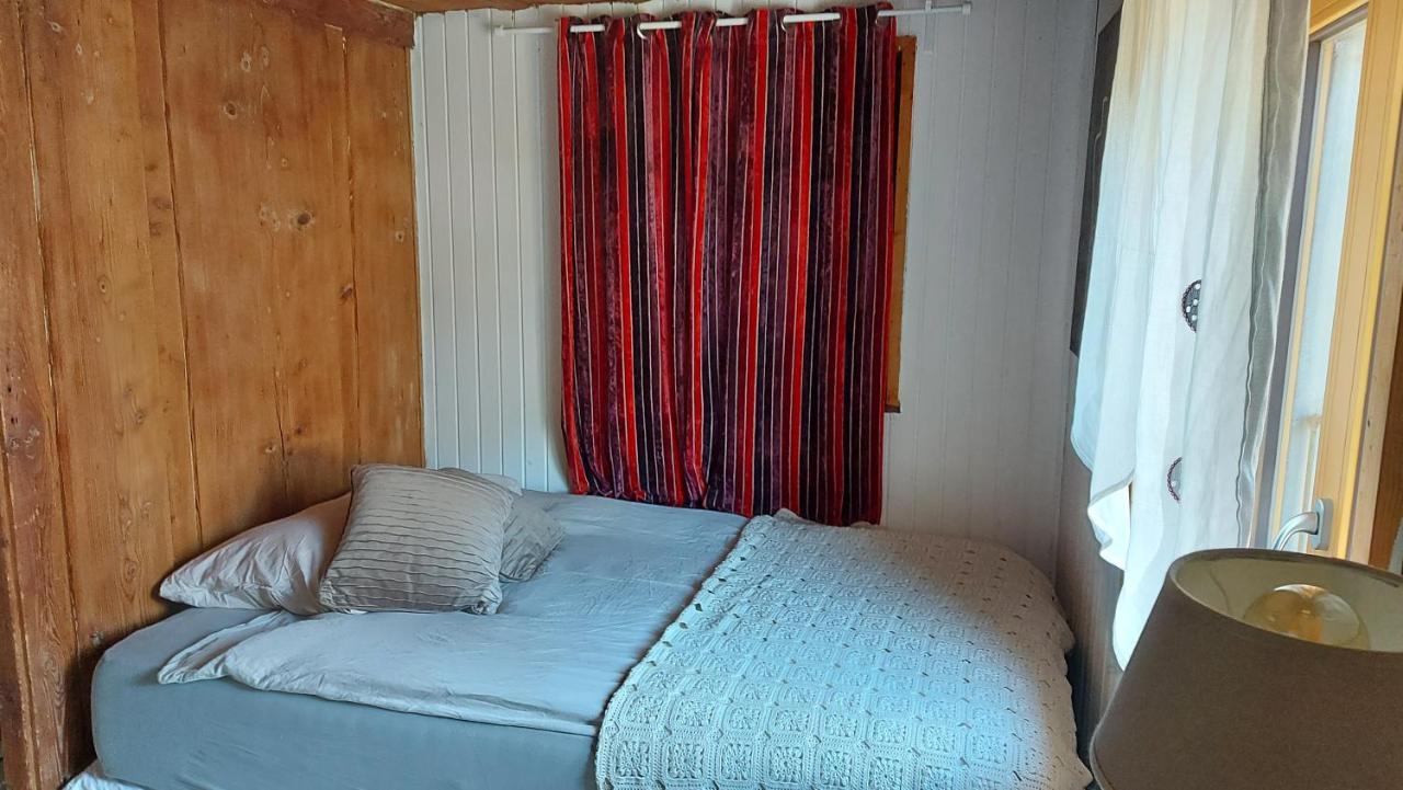 Petite Maison Sur La Colline Du Gibloux: 1Chambre,1 Salon Et Salle De Bain Prives Au Rez De Chausse, Piscine Exterieur Et Bbq , Le Châtelard-Montreux Exterior foto
